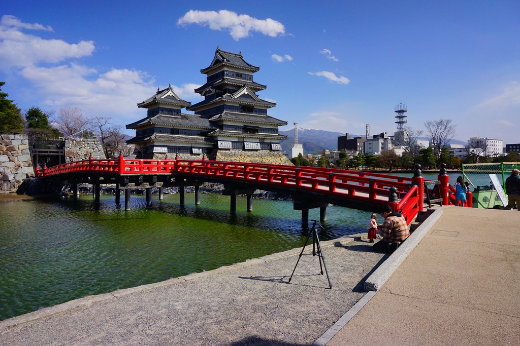 castle & plum blossoms（長野県　松本城と梅の花）_e0223456_7231830.jpg