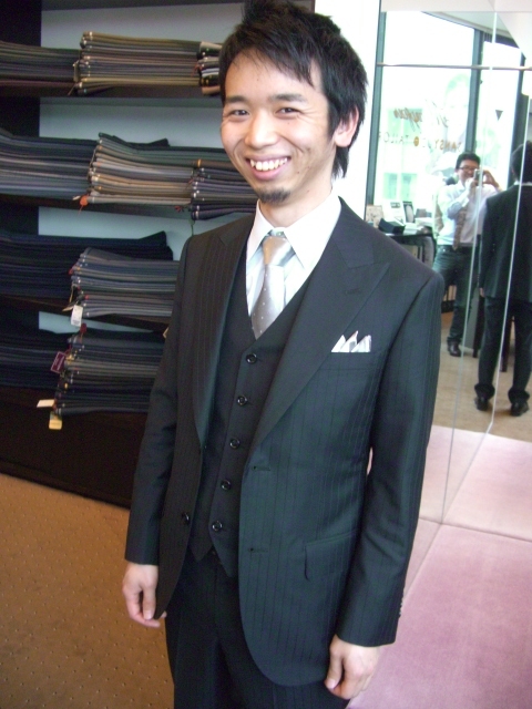 CANONICOブラックスーツ _c0168223_14203129.jpg