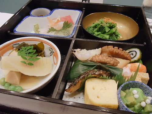 ホテルグランヴィア京都で松花堂弁当を食べた後、会議～♪_a0004752_17442544.jpg
