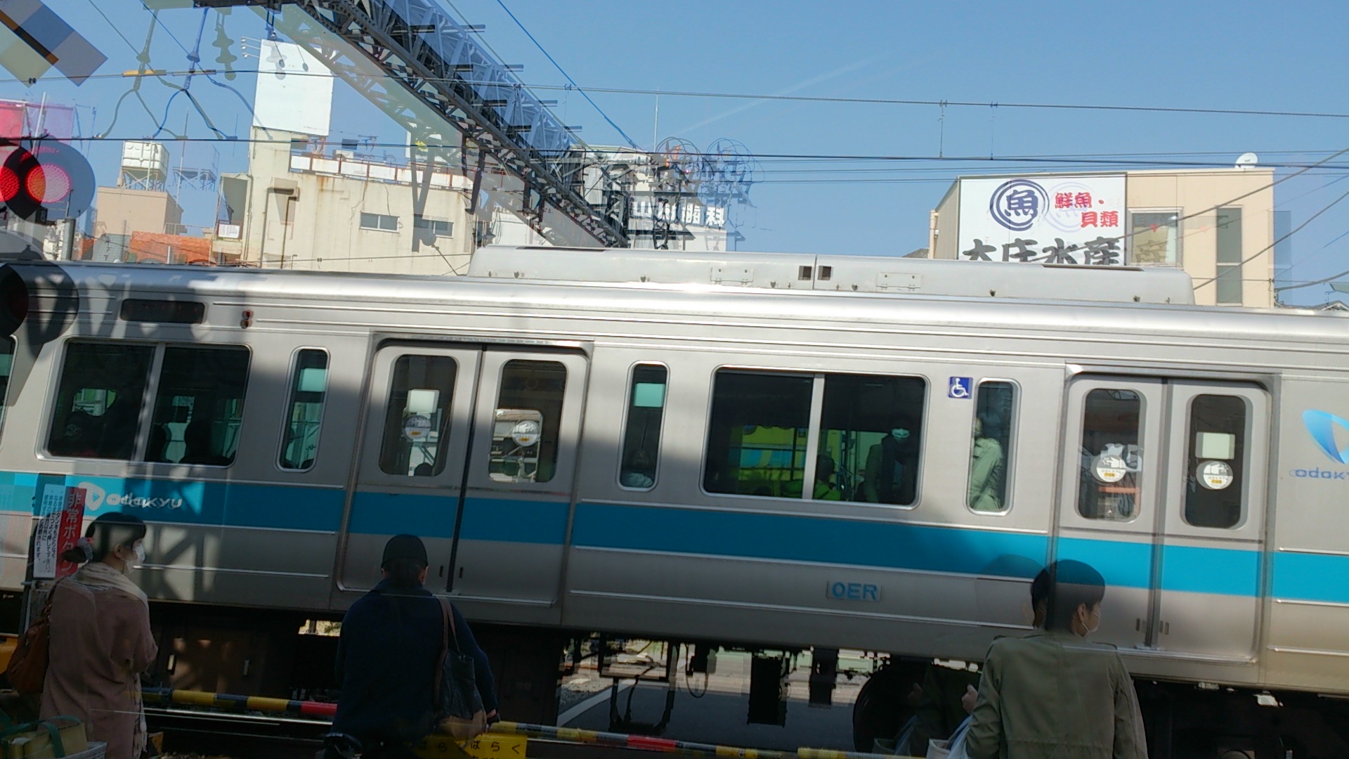 『開かずの踏切』_a0075684_111534.jpg
