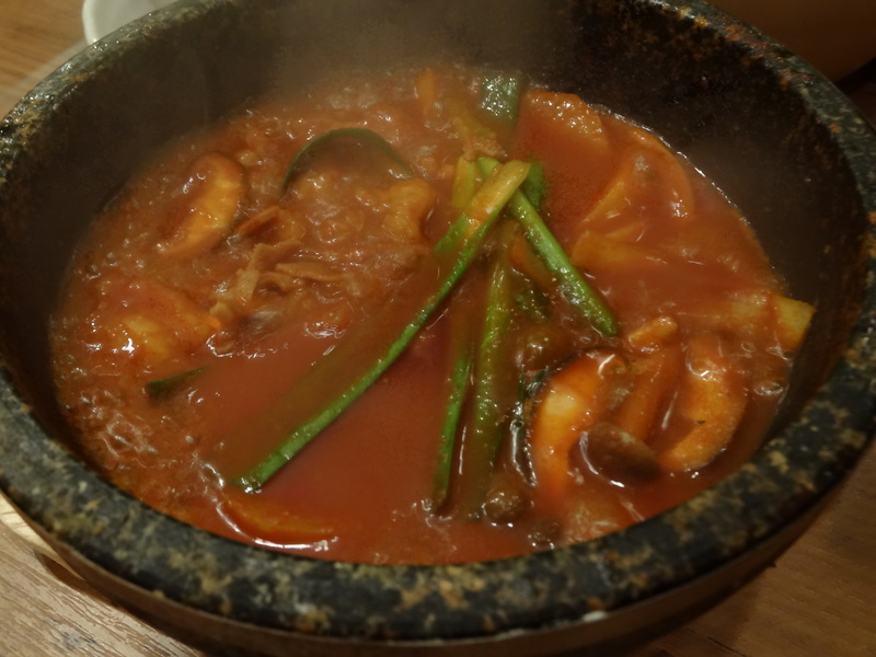 京成成田駅直ぐ脇の韓国焼き肉のお店です。_c0225997_6235891.jpg