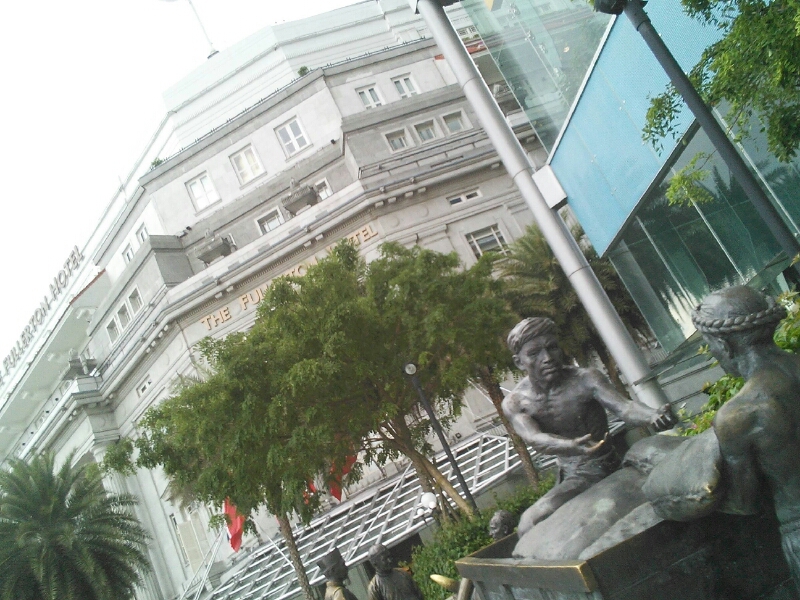 Post BarFullerton Hotel よく飲むオバチャン☆本日のメニュー