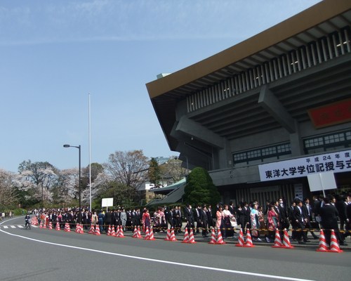 花のお江戸の....お花見1...(靖国&千鳥が淵)_b0137932_1233653.jpg
