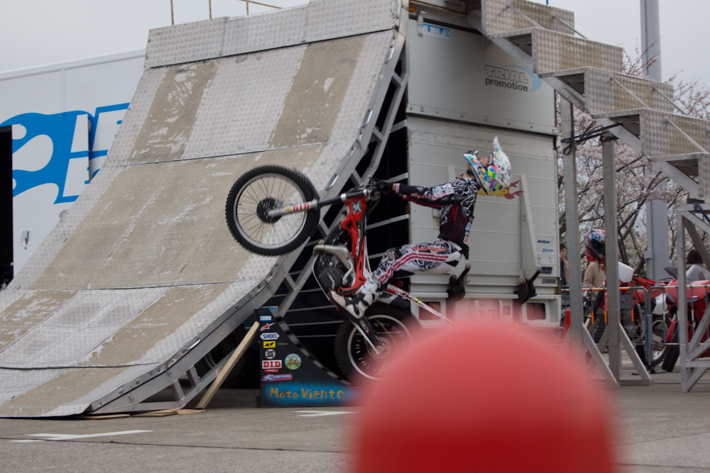 東京モーターサイクルショー2013 - 野本佳章選手のバックフリップ_a0248663_10374974.jpg