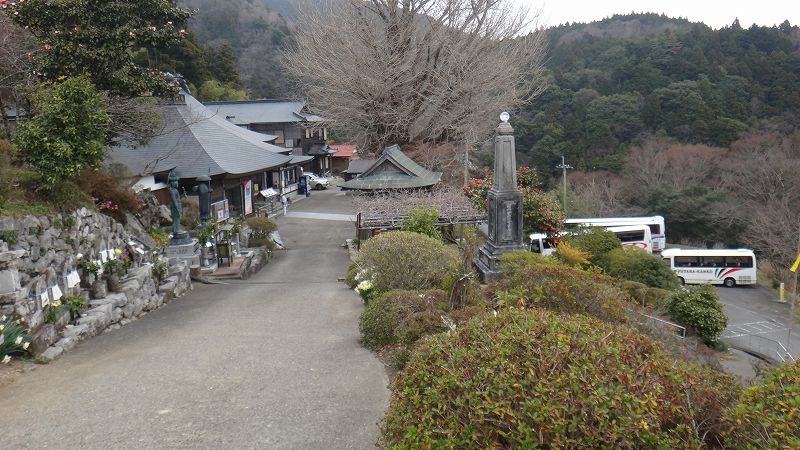 四国別格20霊場 第3番 慈眼寺（じげんじ）　　恐るべし　穴禅定の修行_b0124306_1194561.jpg