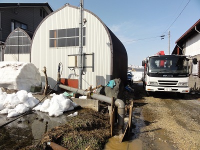 大雪の冬が終わって井戸掃除_a0084753_1612501.jpg