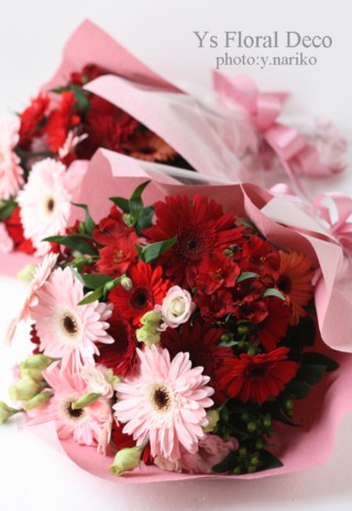 ガーベラをいれた花束 ご両親様贈呈用 Ys Floral Deco Blog