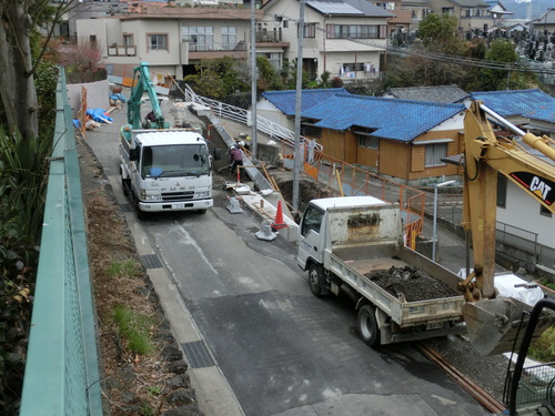 年度末で工事が完了・開通! 今泉まちづくりセンター東側道路_f0141310_7211680.jpg