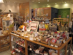 quatre　saisons　たまプラーザ店　ディスプレイ_e0202773_13383471.jpg