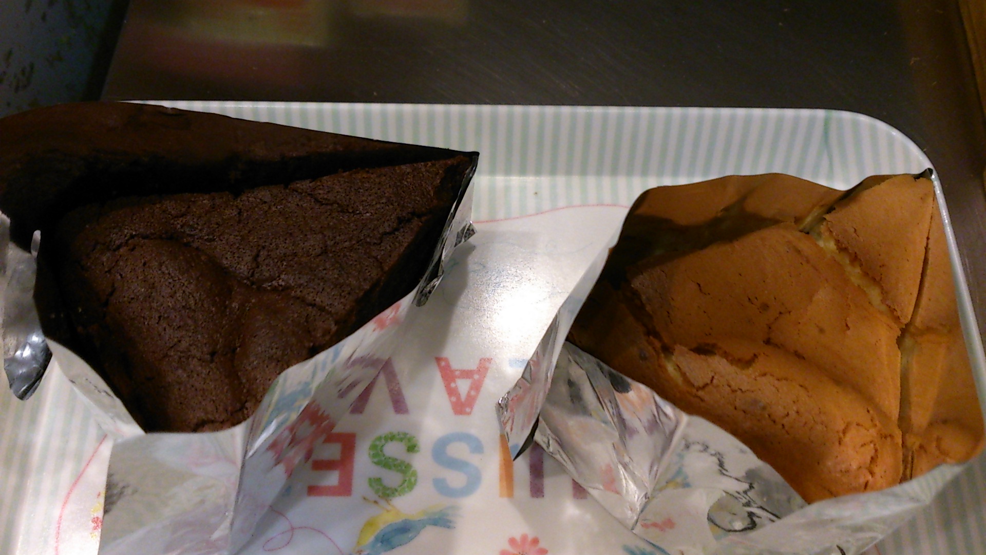 『チョコケーキとチーズケーキ』_a0075684_23371813.jpg