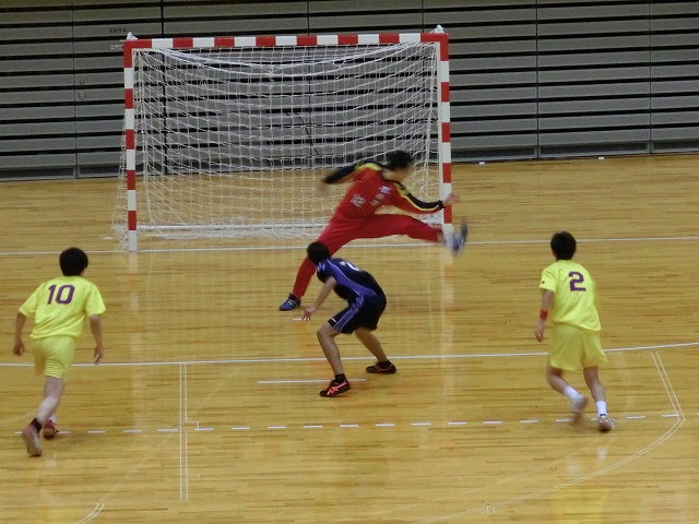 ハンドボールも格闘技 第36回全国高校ハンドボール選抜大会_f0141310_8215049.jpg