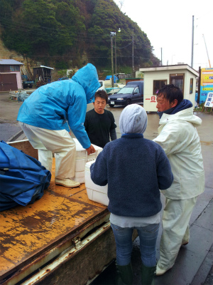 朝獲れ生シラス!!_f0157910_12461419.jpg