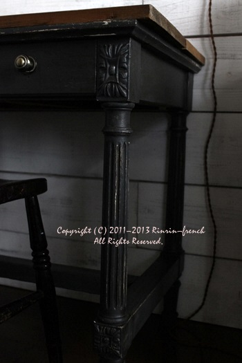ルイ16世スタイルのデスク。 ~ my roomの新コーナー♪~_e0237680_9111651.jpg