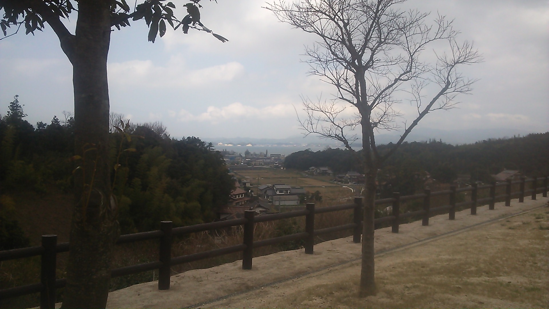 焚き火の匂いの衣類と一緒に移動_d0265607_8504687.jpg