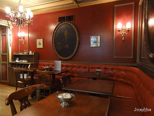 パリ最古のカフェ　Le Procope （ル・プロコップ）_d0199677_1654314.jpg