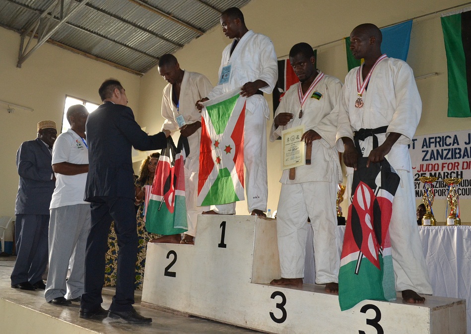 THE RESULT OF ZANZIBAR -THE 7TH EAST AFRICA JUDO CHAMPIONSHIP～東アフリカ柔道大会結果ザンジバル_a0088841_1213728.jpg