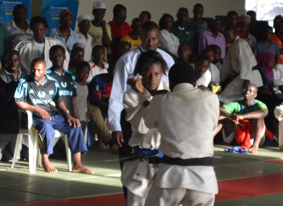 THE RESULT OF ZANZIBAR -THE 7TH EAST AFRICA JUDO CHAMPIONSHIP～東アフリカ柔道大会結果ザンジバル_a0088841_1273416.jpg