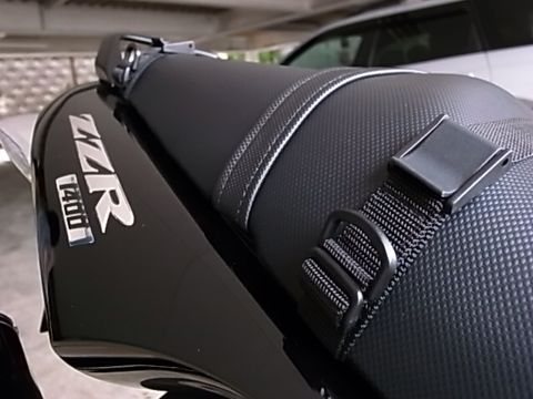 ZX-14Rの荷かけフックとツーリングネット : Tashi's,,,,ZX-14R,X-Trail 
