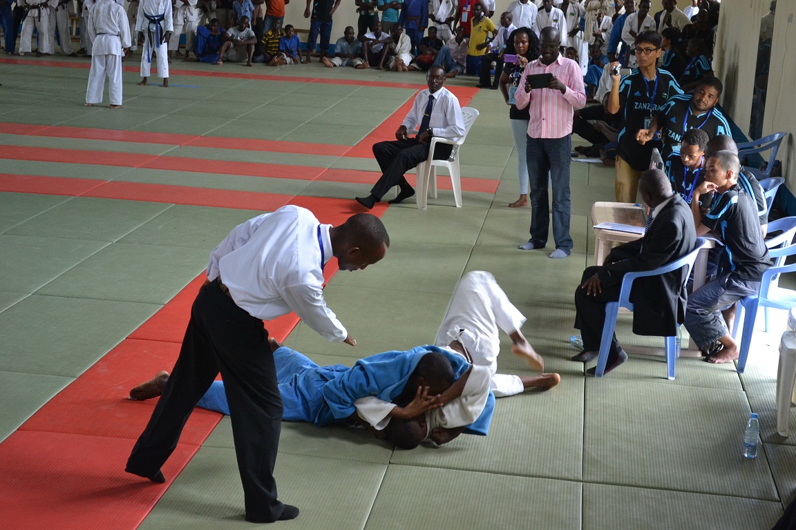 THE RESULT OF ZANZIBAR -THE 7TH EAST AFRICA JUDO CHAMPIONSHIP～東アフリカ柔道大会結果ザンジバル_a0088841_2322182.jpg