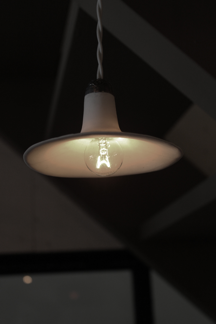 『白磁照明 白熱球とLED』_f0192906_21192626.jpg