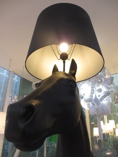 黒馬のオブジェ?!_d0091909_122439100.jpg