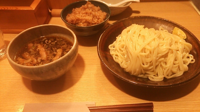 たまに行くならこんなラーメン屋その４_f0222025_13471939.jpg