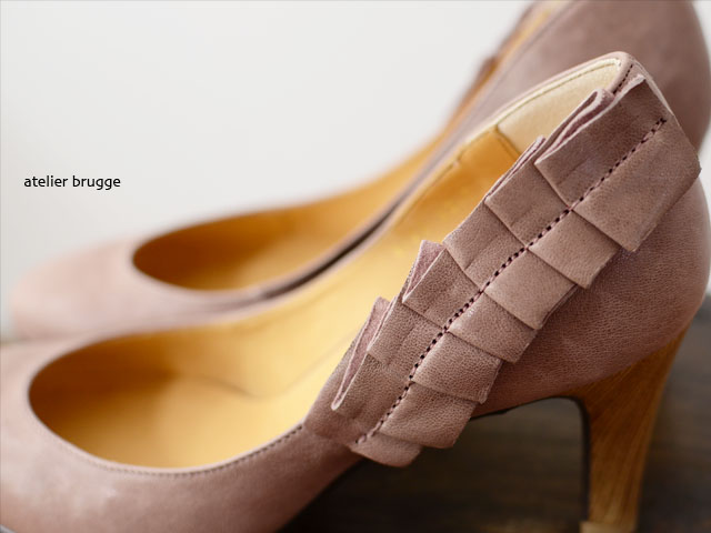 atelier brugge バックフリルパンプス _f0051306_1895412.jpg