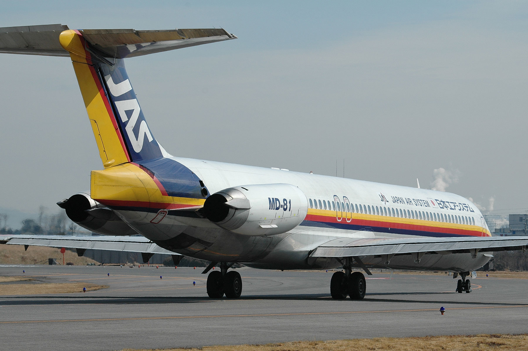 McDonnell Douglas MD-81 / JA8374 : SKY LOUNGE GARDEN