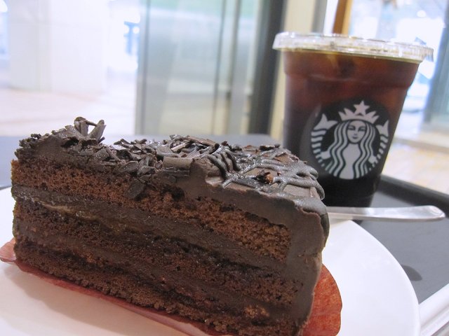 スタバ デビルズケーキ 何となく甘美な表層 パンケーキ編