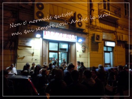 ４日目夜～ナポリの「行列ができるピッツェリア」！_d0136893_2393187.jpg