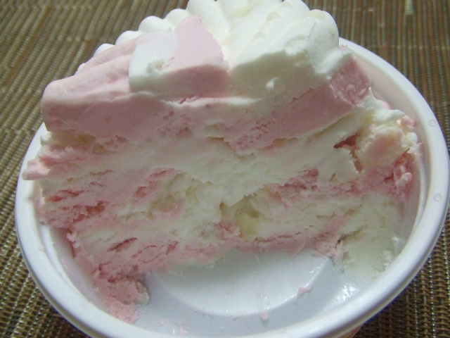 ビエネッタ ストロベリークリーム_f0076001_2183482.jpg