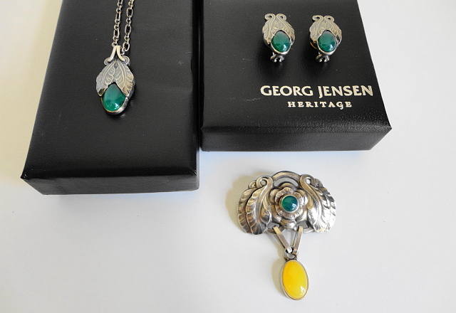 GEORG JENSEN　廃盤　２００８年　イヤーズ・ペンダント、 イヤリング グリーンアガート　& ブローチ_f0182951_15175476.jpg