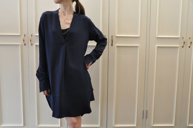 ロングシャツと言えば・・・ STUDIO NICHOLSON._b0110586_20385952.jpg