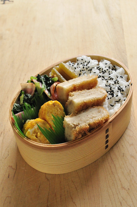 葉山牛コロッケ弁当_b0171098_732325.jpg