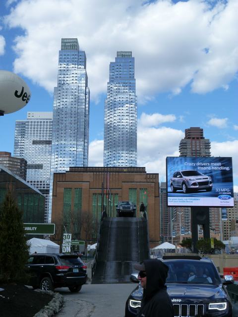 2013 NY International Auto Showは４月７日まで開催しています。 _a0170045_21542756.jpg