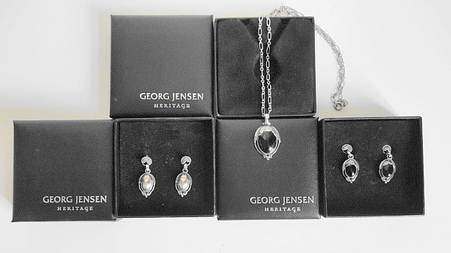 GEORG JENSEN 廃盤 2010年 イヤーズ・ペンダント & イヤリング _f0182951_15523470.jpg