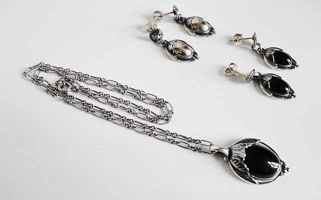 GEORG JENSEN 廃盤 2010年 イヤーズ・ペンダント & イヤリング _f0182951_15534584.jpg