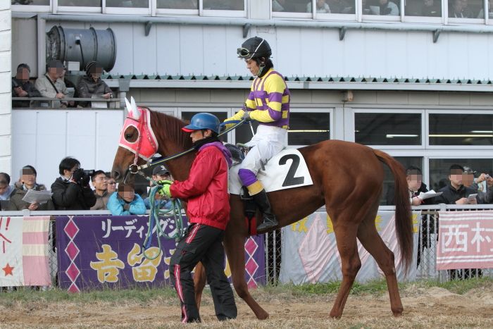 2011年12月23日（金） 荒尾競馬 3R 荒尾競馬装蹄師会特選 2歳2組 その1_a0077663_17241417.jpg