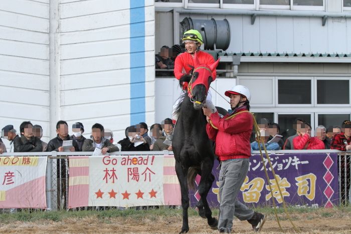 2011年12月23日（金） 荒尾競馬 3R 荒尾競馬装蹄師会特選 2歳2組 その1_a0077663_17242065.jpg
