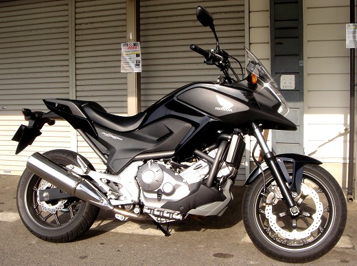 NC700X日記 その1 　見て触れてのインプレッション。_b0163075_8345226.jpg