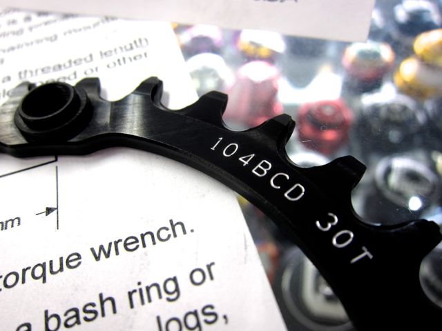 Wolf Tooth Components 104PCD 30T チェーンリング_e0069415_18235769.jpg