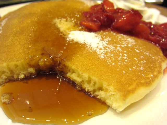 【プロントでいちごのパンケーキ】_c0042960_21125962.jpg