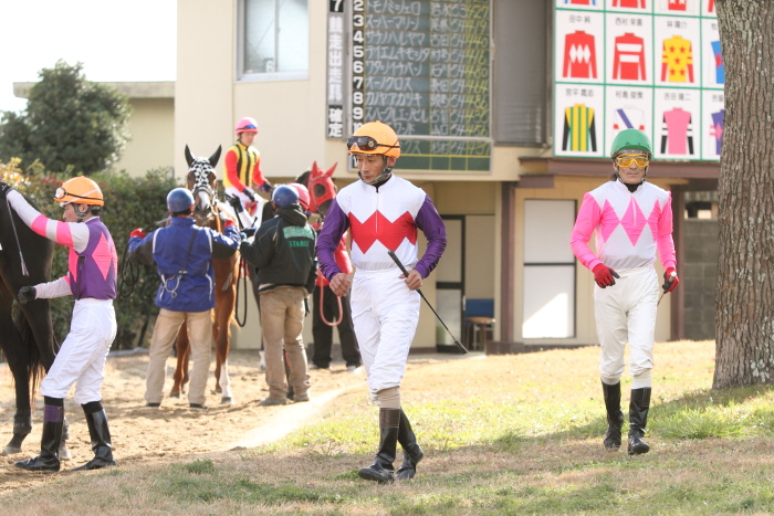 2011年12月23日（金） 荒尾競馬 7R 第11回プリンセス賞九州 2歳牝馬オープン その1_a0077663_6254217.jpg