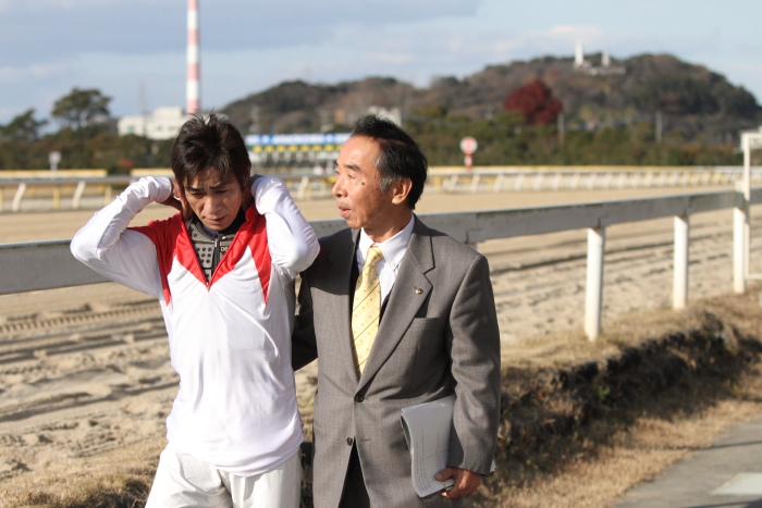 2011年12月23日（金） 荒尾競馬 8R 九州スポーツ杯 第6回 肥後の国グランプリ オープン その2_a0077663_783826.jpg