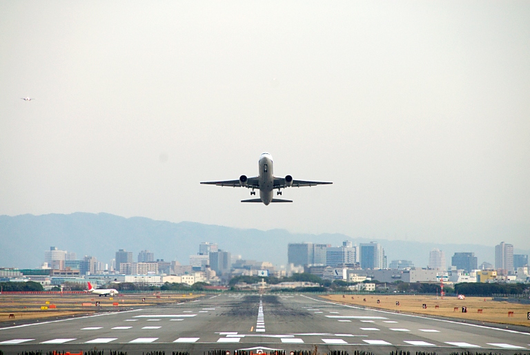 赤川橋梁と大阪空港ポタ--2--　20130401_a0050572_1249832.jpg