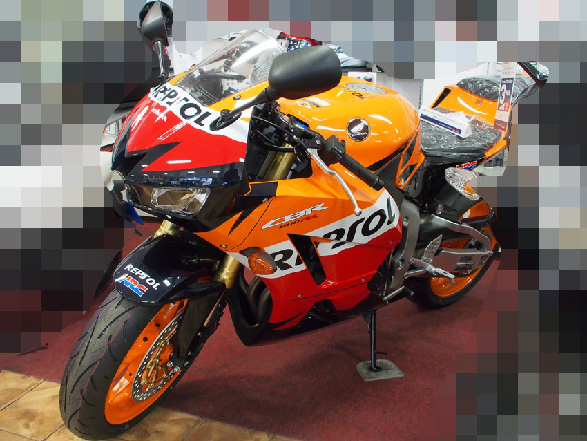 2013 HONDA CBR600RR Special Edition（Repsol Honda Team カラー）_d0244687_2113113.jpg