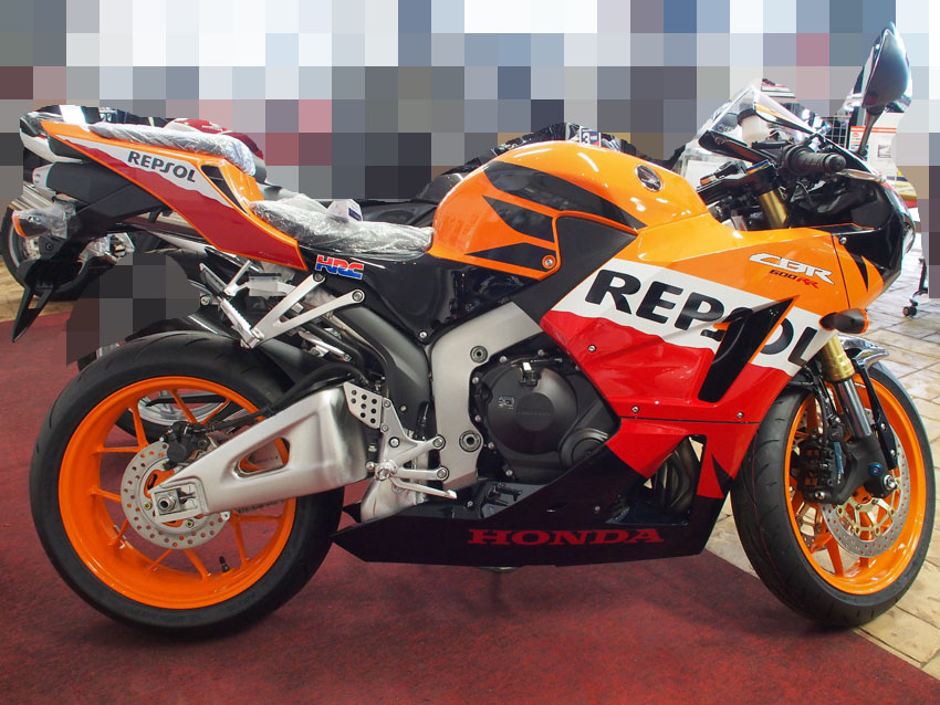 2013 HONDA CBR600RR Special Edition（Repsol Honda Team カラー）_d0244687_21314686.jpg