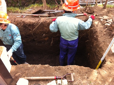 震災２年後の話（家建物の除染。敷地内の除染）_c0073802_21472132.jpg