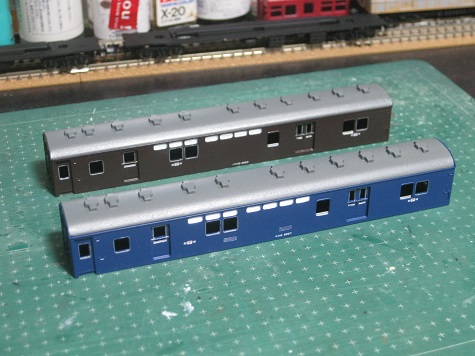 オユ10非冷房（昭和34年度車・青色/昭和37～39年度車・茶色