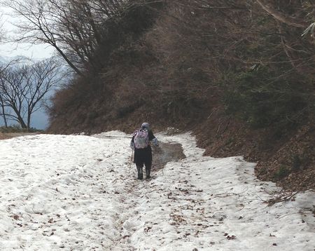 4月1日 登り初め　白兀山 _e0132713_8433246.jpg